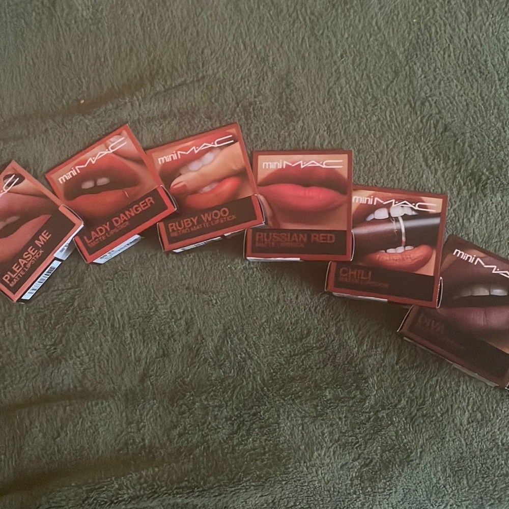MAC Mini Lipstick Bundle (x6 Mini Matte Lipsticks) + FREE GIFT W/ PURCHASE
